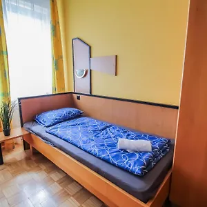 Cozy - U3 Hutteldorferstrasse Wiedeń